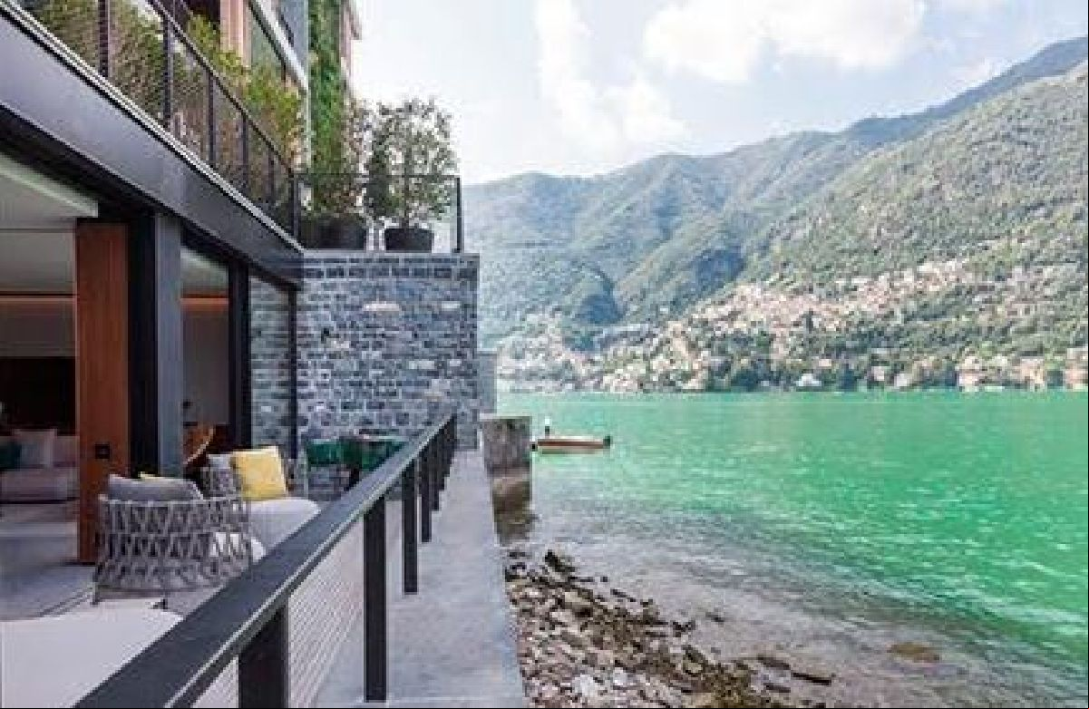 Lago di Como, Itália: Entre os mais desejados destinos do Alto Verão Europeu, mergulhos e eios de barco no estilo hop on hop off pelos vilarejos pitorescos do grande lago em forma de Y invertido, emoldurado pelas montanhas dos Alpes